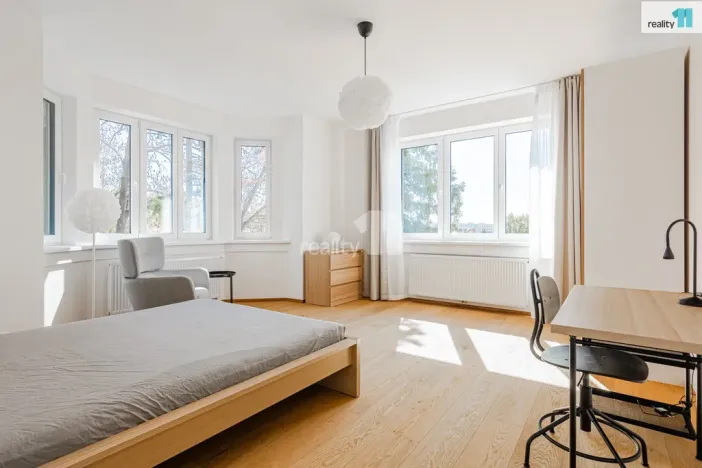 Pronájem atypického bytu, Praha - Strašnice, U krbu, 25 m2