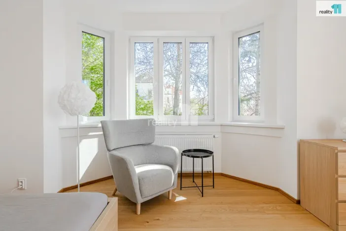 Pronájem atypického bytu, Praha - Strašnice, U krbu, 25 m2