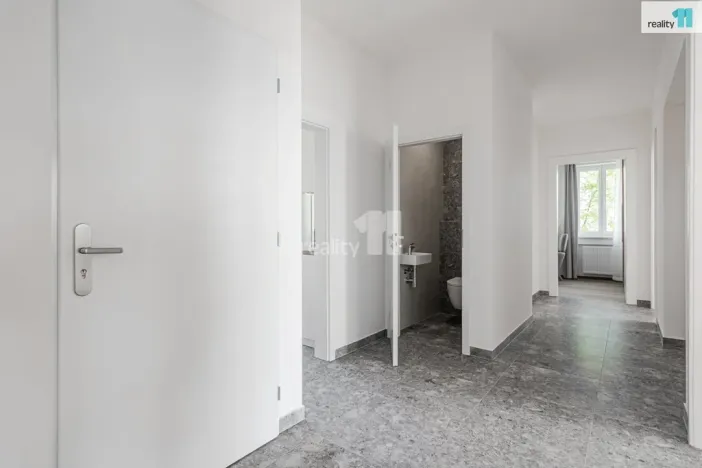 Pronájem atypického bytu, Praha - Strašnice, U krbu, 25 m2