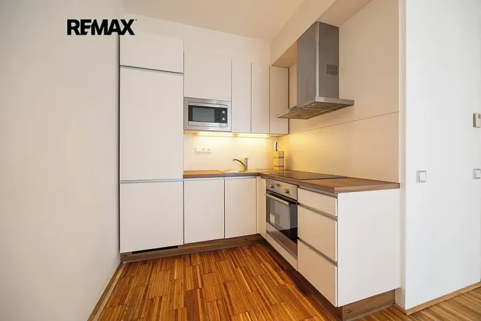 Pronájem bytu 2+kk, Praha - Karlín, Rohanské nábřeží, 73 m2