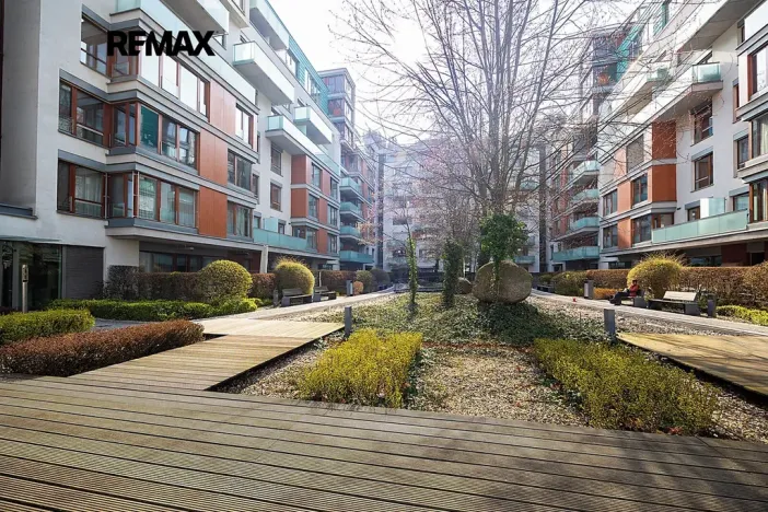 Pronájem bytu 2+kk, Praha - Karlín, Rohanské nábřeží, 73 m2