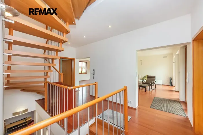Prodej rodinného domu, Praha - Řeporyje, Havlůjové, 300 m2