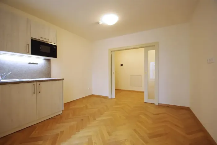 Pronájem bytu 2+kk, Praha - Staré Město, Kozí, 38 m2