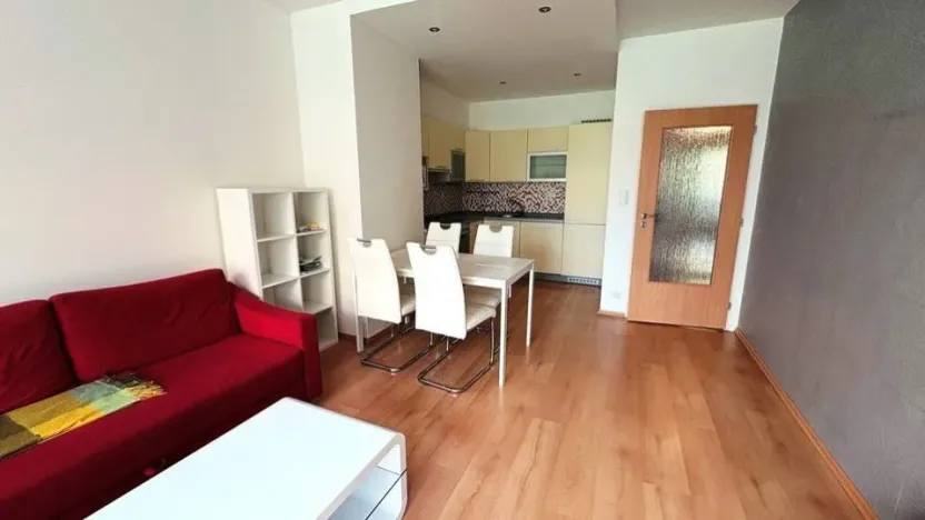 Pronájem bytu 2+kk, Praha - Vysočany, Poděbradská, 50 m2