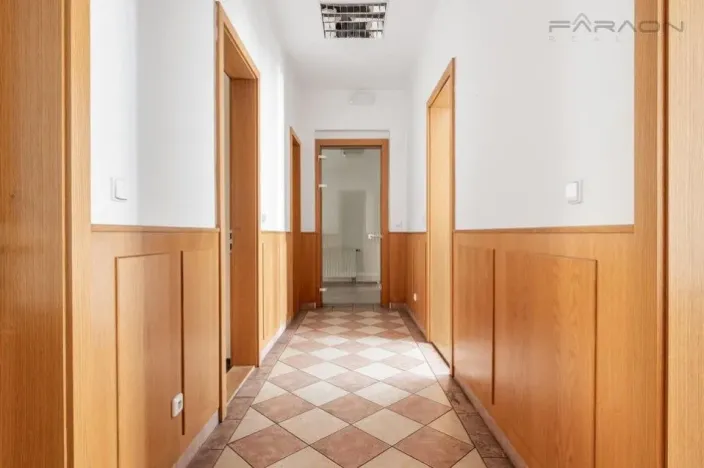 Pronájem kanceláře, Praha - Žižkov, 100 m2