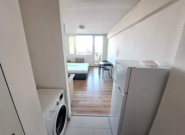 Pronájem bytu 1+kk, Praha - Radotín, Vrážská, 27 m2