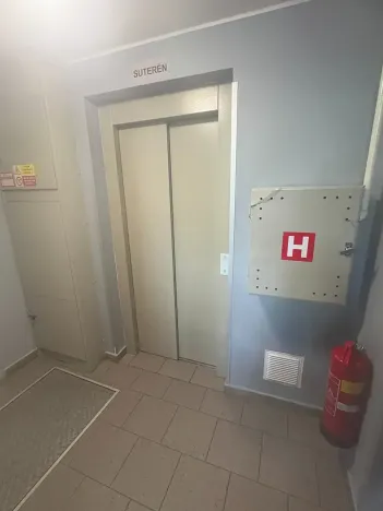 Pronájem bytu 3+1, Praha - Hodkovičky, Pod lysinami, 79 m2