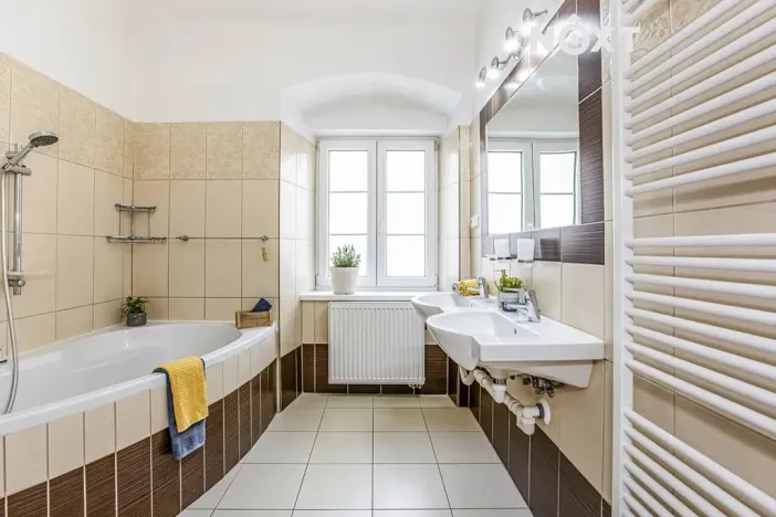 Prodej ubytování, Hluboká nad Vltavou, nám. Čsl. armády, 533 m2