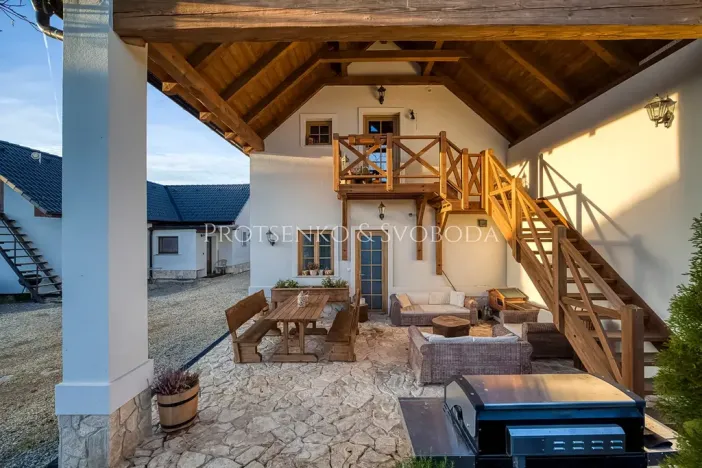Prodej vícegeneračního domu, Lipí, 223 m2