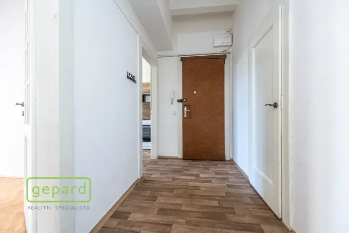 Pronájem bytu 2+kk, Praha, Osadní, 46 m2