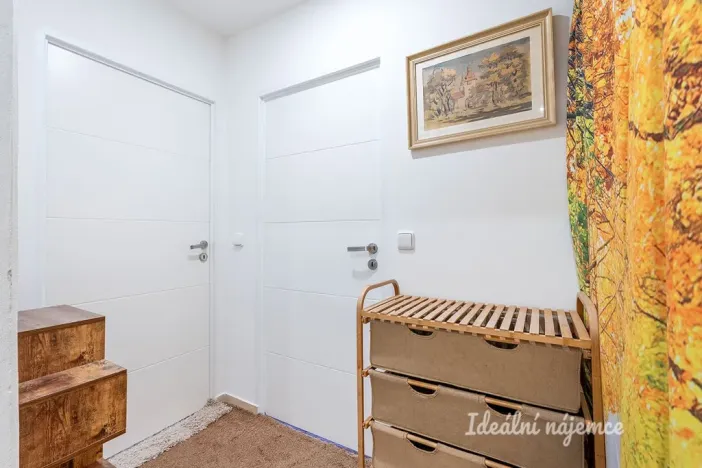 Pronájem bytu 2+kk, Praha, Ciolkovského, 42 m2