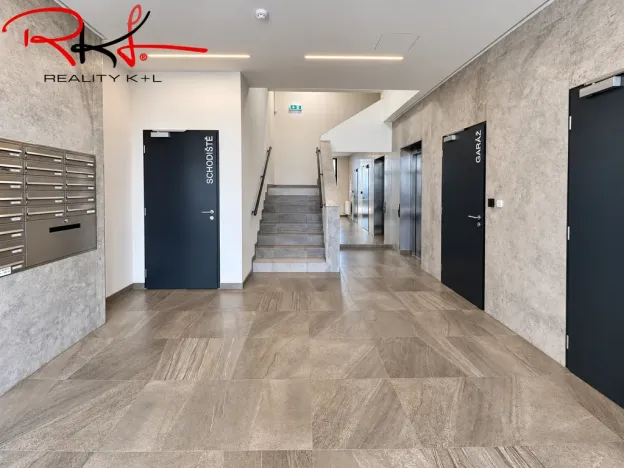 Pronájem bytu 2+kk, Praha, Stočesova, 54 m2