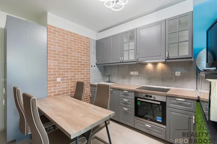 Pronájem bytu 1+kk, Praha - Letňany, Škrábkových, 39 m2