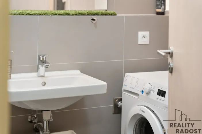 Pronájem bytu 1+kk, Praha - Letňany, Škrábkových, 39 m2