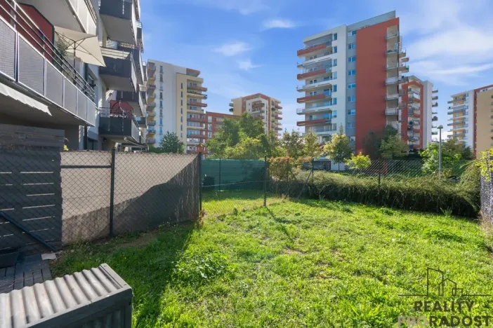 Pronájem bytu 1+kk, Praha - Letňany, Škrábkových, 39 m2