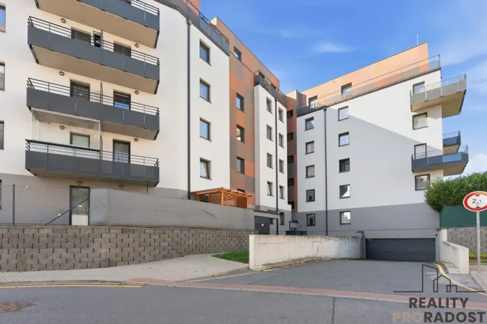 Pronájem bytu 1+kk, Praha - Letňany, Škrábkových, 39 m2