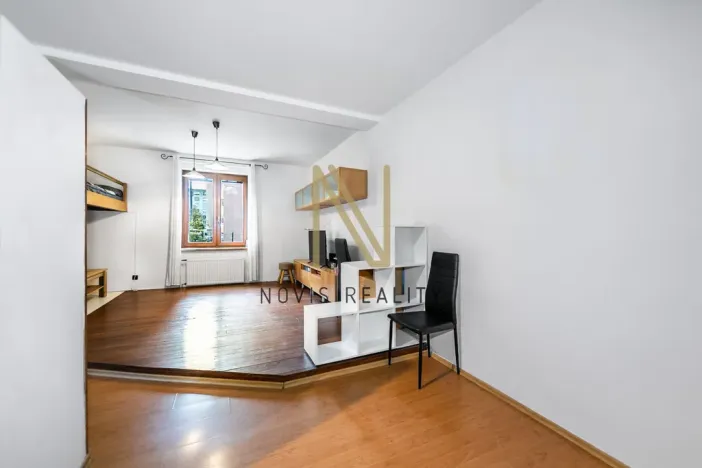 Pronájem bytu 1+kk, Plzeň, Guldenerova, 42 m2