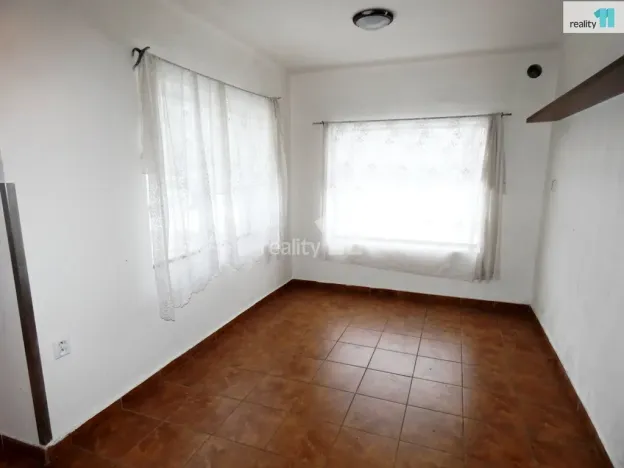 Pronájem kanceláře, Říčany, Masarykovo nám., 18 m2