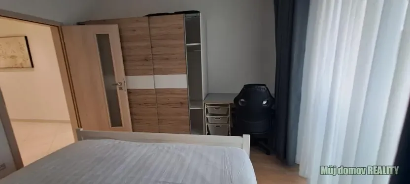 Pronájem bytu 2+1, Praha - Žižkov, Olšanská, 79 m2