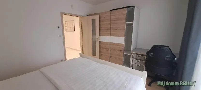 Pronájem bytu 2+1, Praha - Žižkov, Olšanská, 79 m2