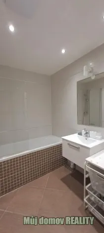 Pronájem bytu 2+1, Praha - Žižkov, Olšanská, 79 m2