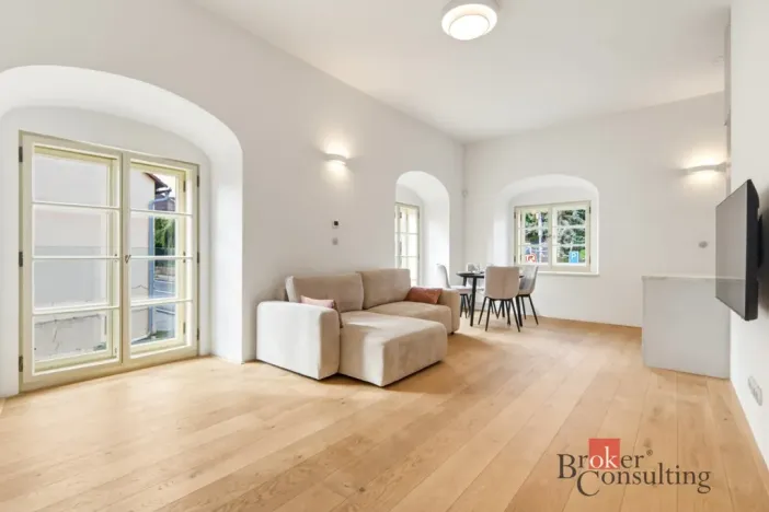 Pronájem bytu 1+kk, Jince, Slavíkova, 48 m2