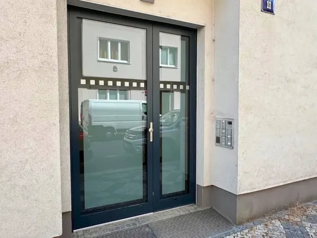 Pronájem garážového stání, Praha - Smíchov, Pod Barvířkou, 16 m2