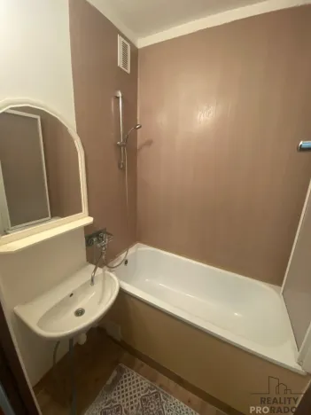 Pronájem bytu 2+1, Olomouc, Kmochova, 52 m2
