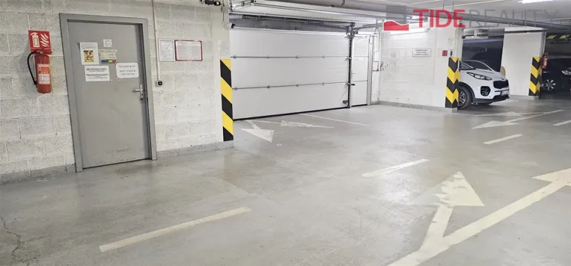 Prodej garážového stání, Praha - Vokovice, Irská, 21 m2