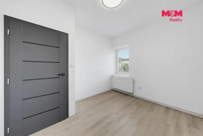 Prodej bytu 4+1, Lhotka nad Labem, 75 m2