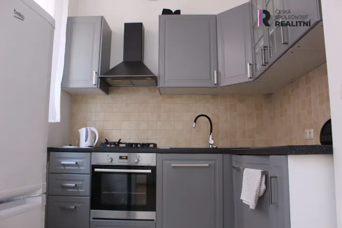 Pronájem bytu 3+1, Karlovy Vary, Kolmá, 81 m2