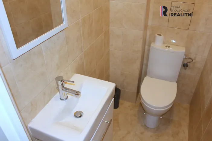 Pronájem bytu 3+1, Karlovy Vary, Kolmá, 81 m2