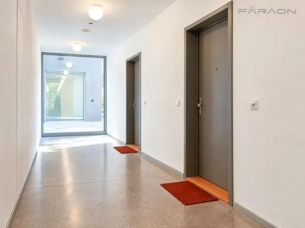 Pronájem bytu 1+kk, Praha - Žižkov, Hartigova, 34 m2
