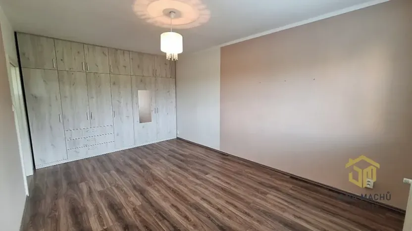 Prodej bytu 2+1, Kroměříž, Velehradská, 56 m2