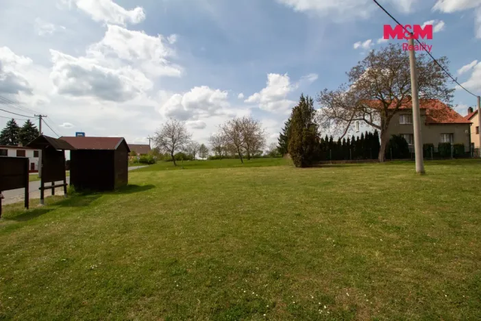 Prodej pozemku pro bydlení, Břežany, 8048 m2