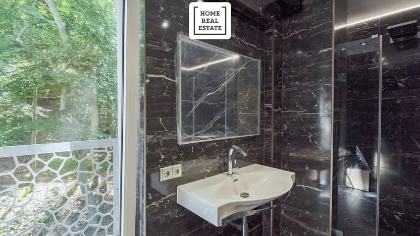 Prodej bytu 4+kk, Karlovy Vary, Šumavská, 171 m2