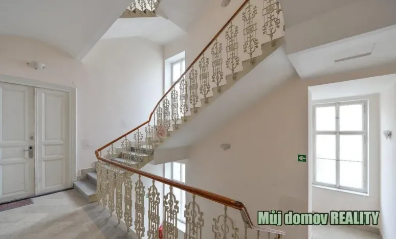 Pronájem bytu 1+1, Praha - Nové Město, Hálkova, 38 m2