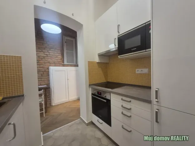 Pronájem bytu 1+1, Praha - Nové Město, Hálkova, 38 m2