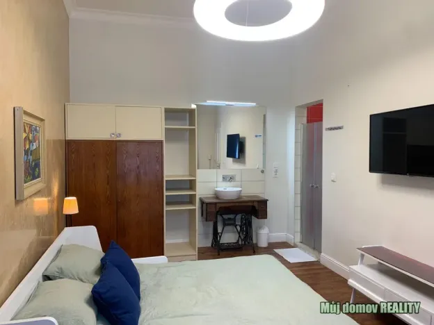 Pronájem bytu 1+1, Praha - Nové Město, Hálkova, 33 m2