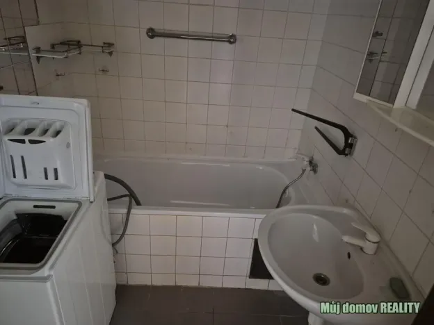 Pronájem bytu 3+1, Praha - Řepy, Na chobotě, 75 m2