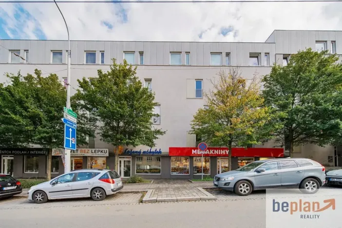 Pronájem obchodního prostoru, Brno, Kosmova, 58 m2