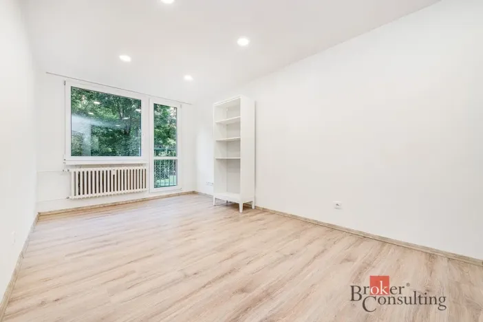 Pronájem bytu 2+kk, Praha - Kobylisy, Chabařovická, 47 m2