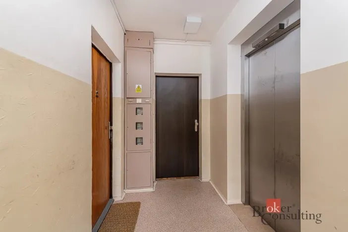 Pronájem bytu 2+kk, Praha - Kobylisy, Chabařovická, 47 m2