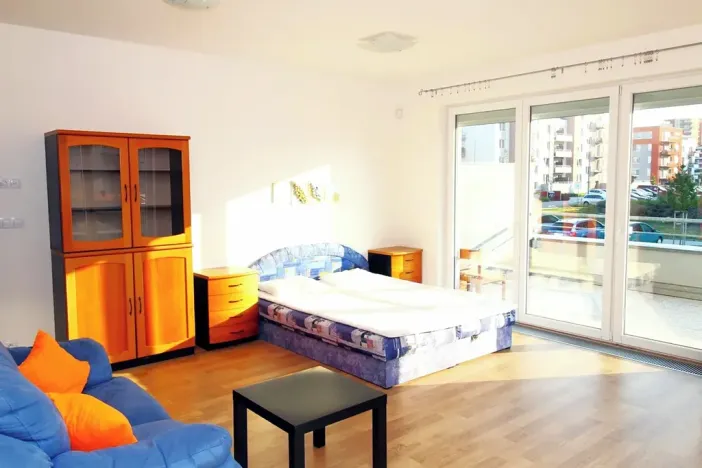 Pronájem bytu 1+kk, Praha - Letňany, Hlučkova, 38 m2