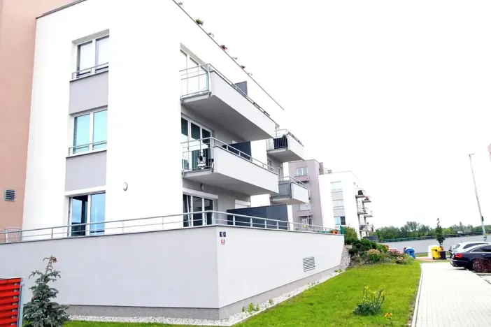 Pronájem bytu 1+kk, Praha - Letňany, Hlučkova, 38 m2