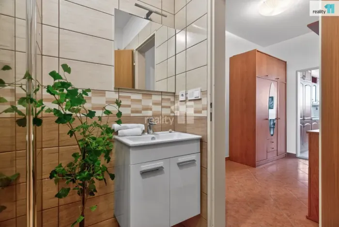 Pronájem bytu 2+kk, Jesenice, Sluneční, 58 m2