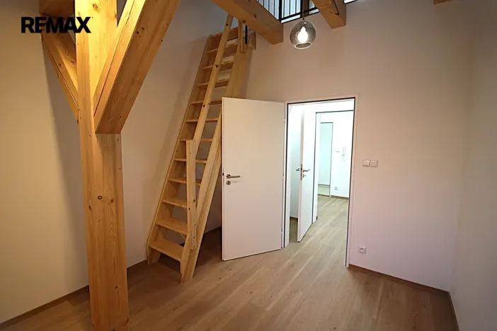 Pronájem bytu 2+kk, Chrastava, náměstí 1. máje, 71 m2