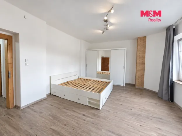 Pronájem bytu 3+kk, Karlovy Vary - Bohatice, Táborská, 70 m2