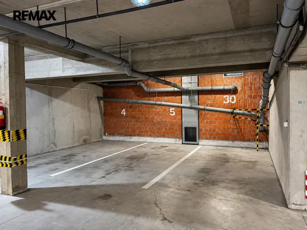 Prodej garážového stání, Praha - Libuš, V rohu, 12 m2