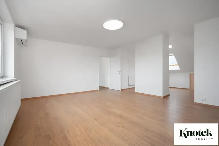 Pronájem kanceláře, Brno, Štefánikova, 400 m2
